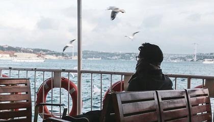 我终于承认：下班路上一通反复占线的来电，让我彻底退货